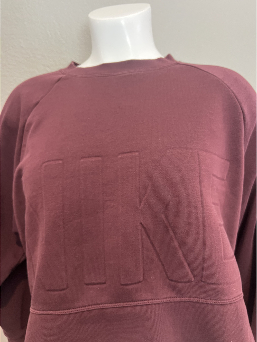 Nike Dri-FIT Women’s Medium Burgundy Cropped Sweatshirt Tonal Logo Crewneck